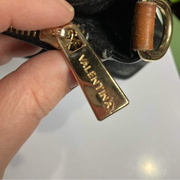 Valentina black pebbled leather bag with no strap small size - Picture 4 of 9